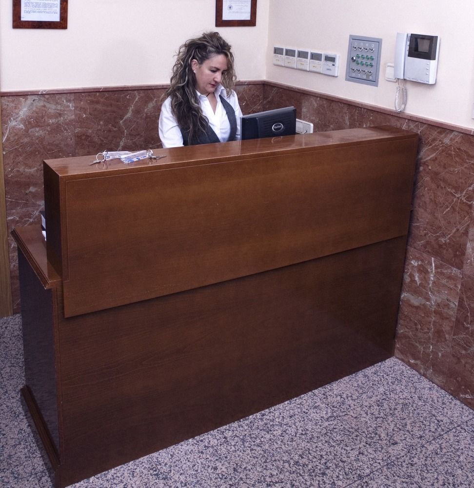 Hostal Conchita Legazpi Madrid Exterior photo