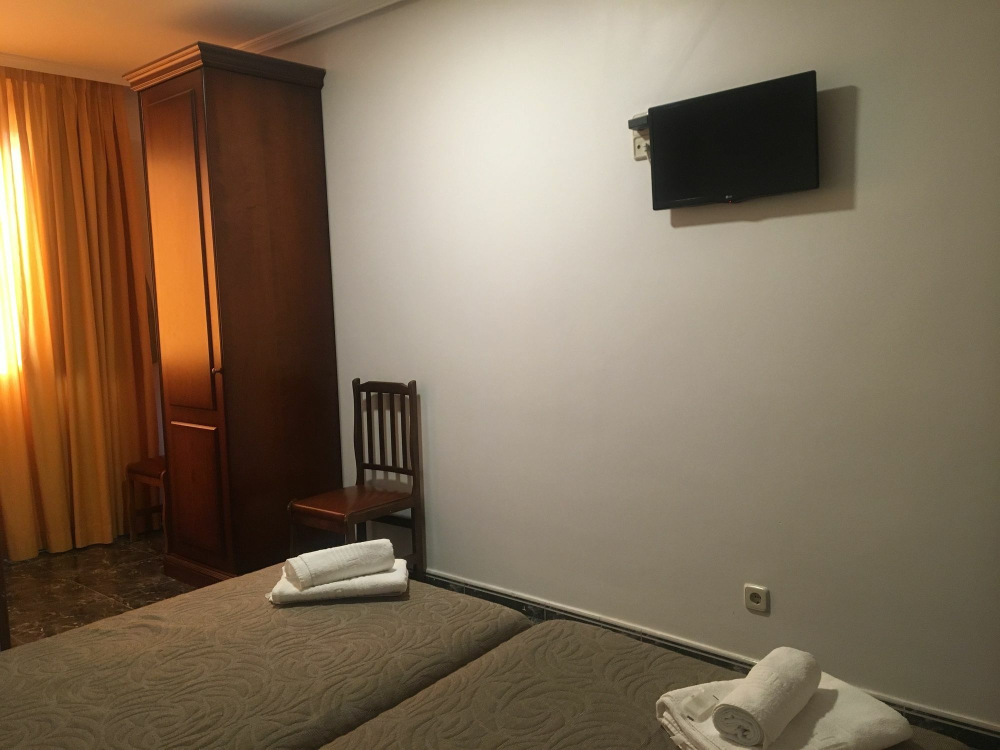Hostal Conchita Legazpi Madrid Exterior photo
