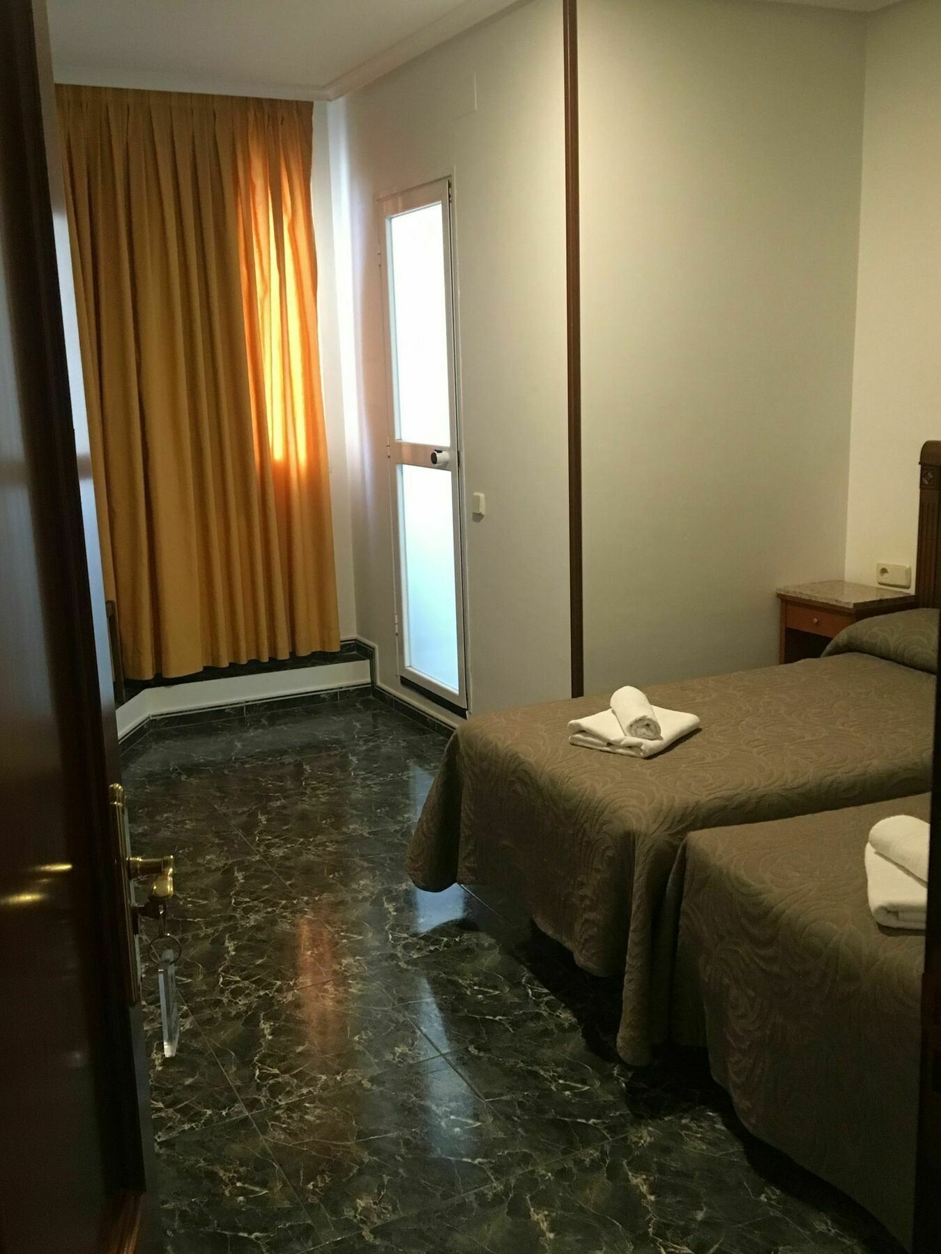 Hostal Conchita Legazpi Madrid Exterior photo
